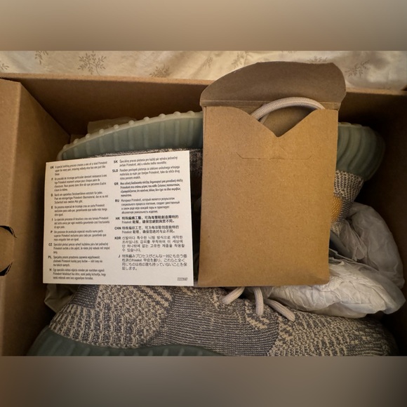 Yeezy boost Israfil 5.5 - Picture 2 of 4